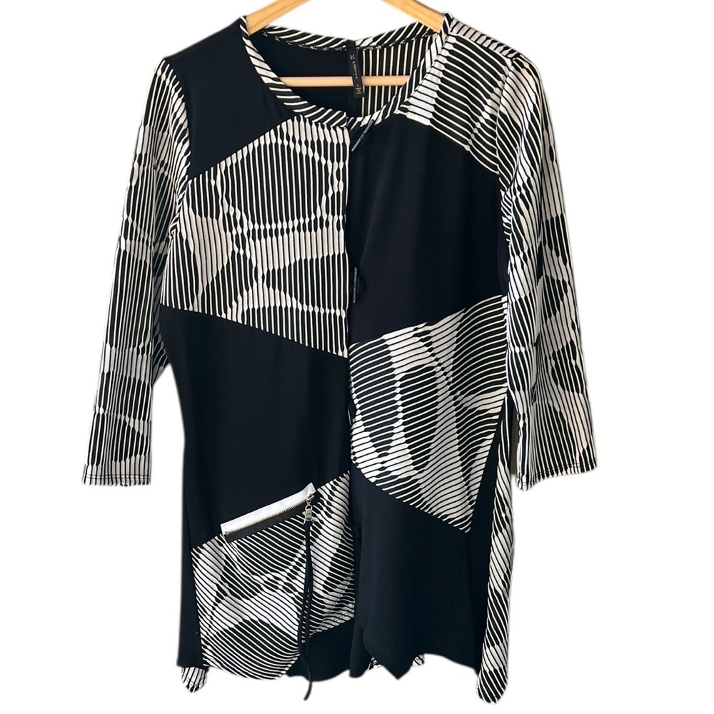 IC by Connie New w Tag L Mixed Media Geo Print Black White Abstract Tunic Top